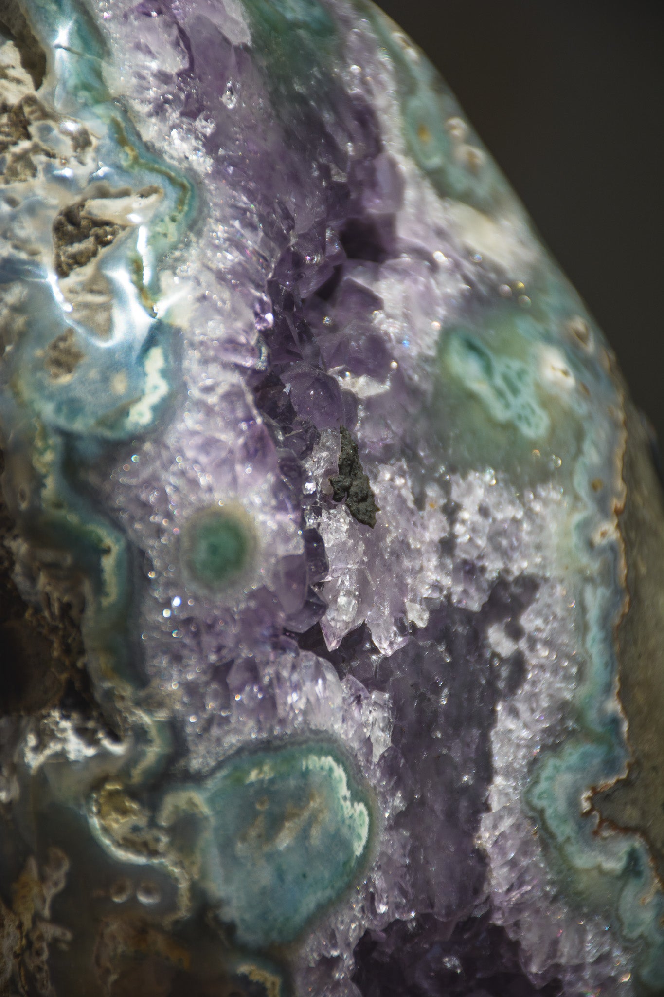 Agate with Amethyst from Uruguay on Stand