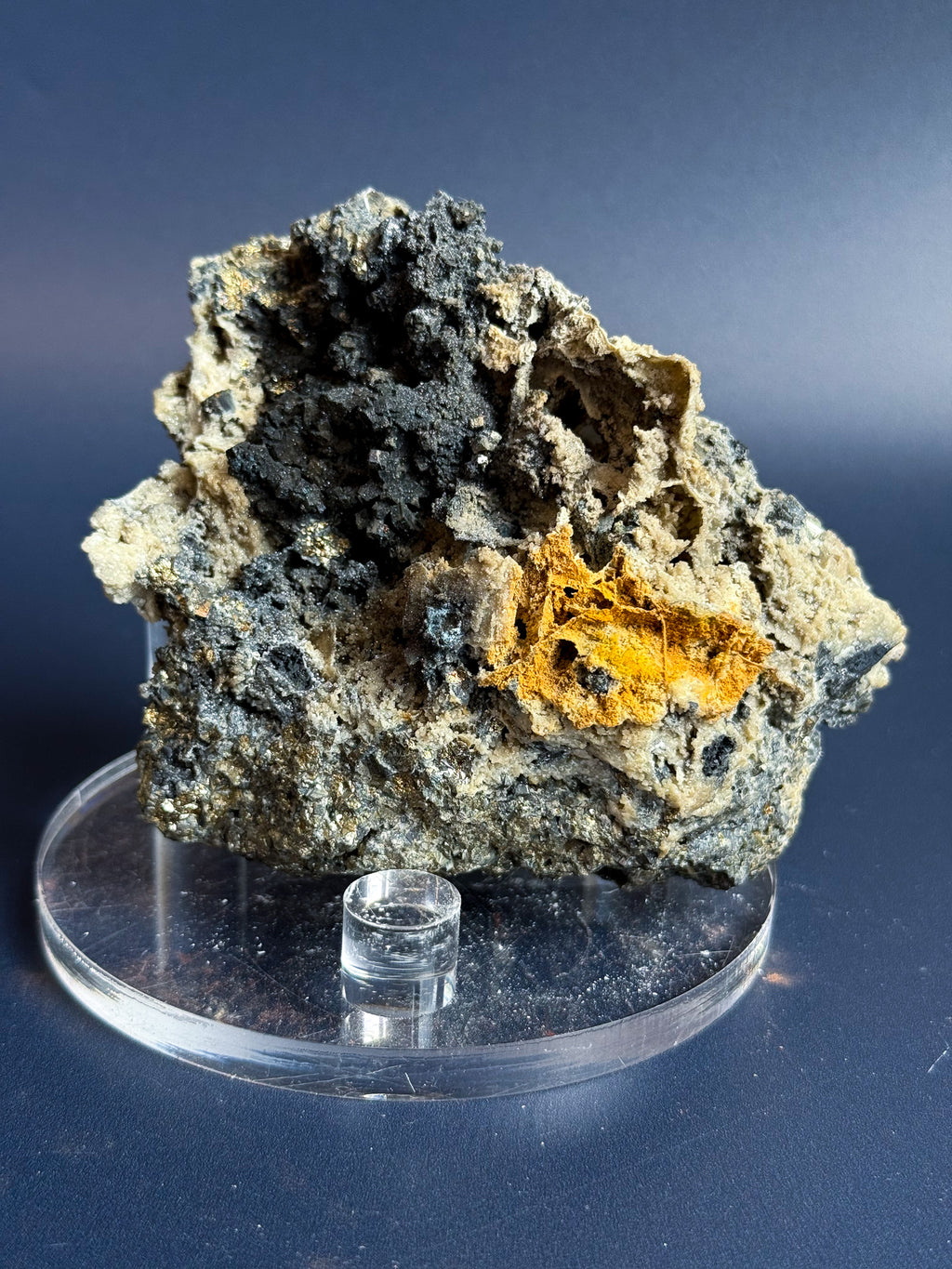 Smithsonite, Pyrite, Goethite