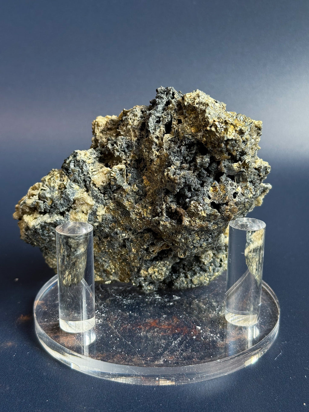 Smithsonite, Pyrite, Goethite