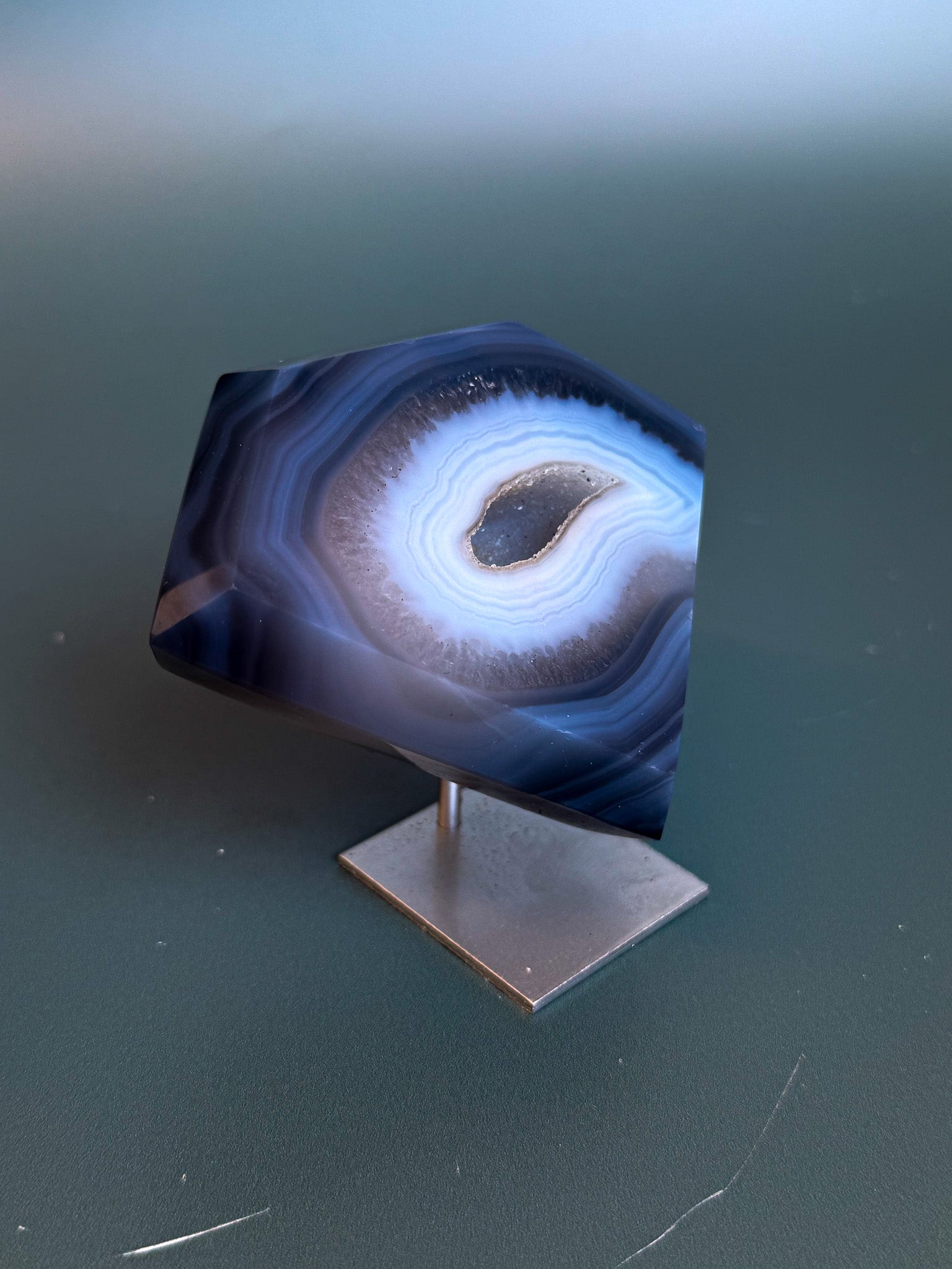 Agate Dimond on Base